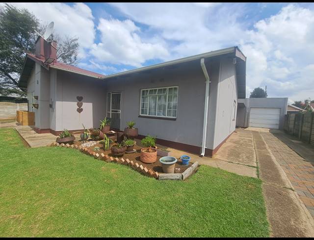 2 BEDROOM HOUSE FOR SALE IN VANDERBIJLPARK SE 1